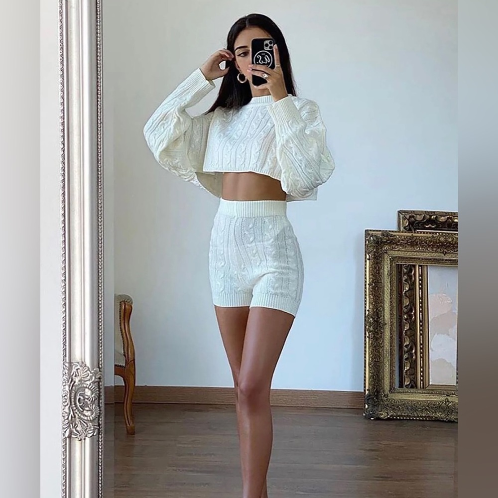 SHORT SET